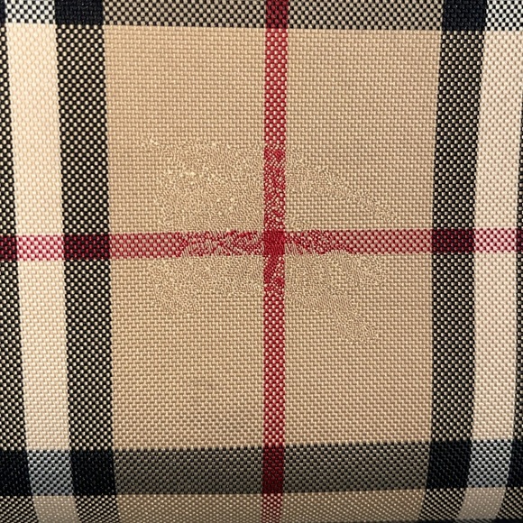 BURBERRY CROSSBODY AUTHENTIC LARGE CLUTCH SIGNATURE PATERN REMOVABLE STRAP EUC. - Picture 8 of 17